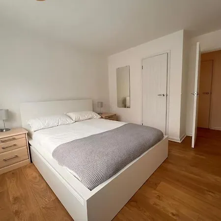 Lovely 2 Bed Room Flat, In A Leafy Area,All New Southampton Exterior photo